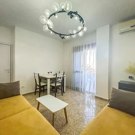 Apartment Vacation 889 *