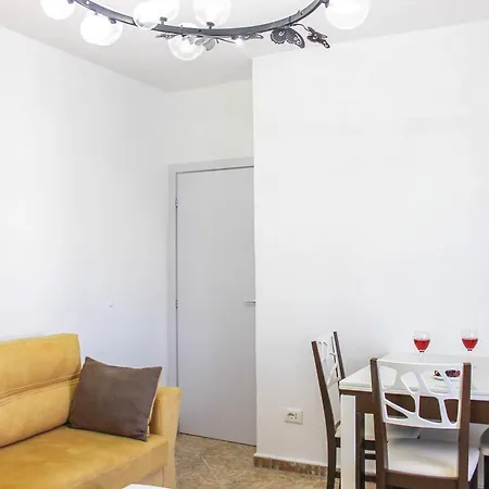 Apartment Vacation 889 Durres