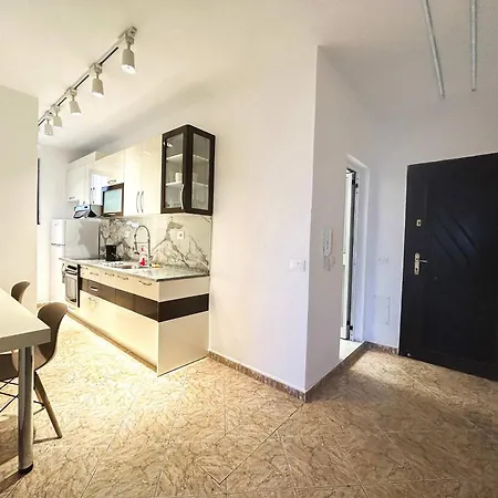 Apartment Vacation 889 Durres